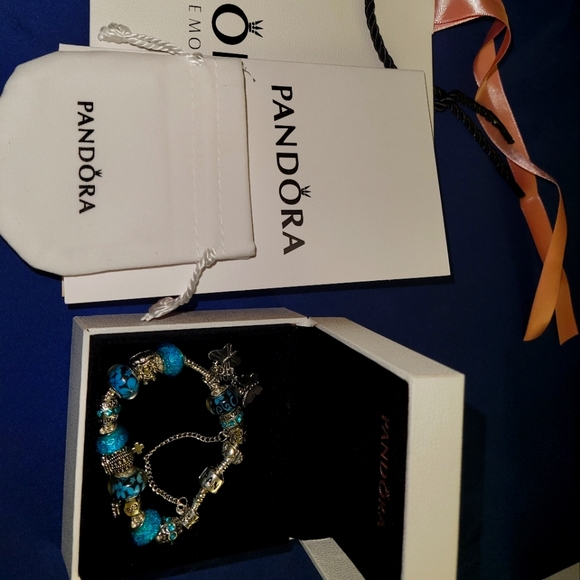 Pandora bracelet - Picture 1 of 2